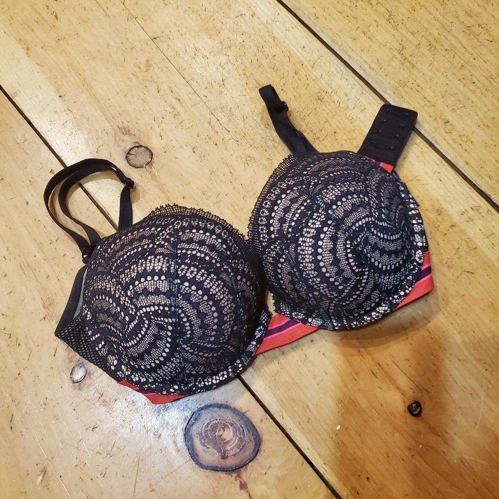Very sexy Victoria's secret push up bra